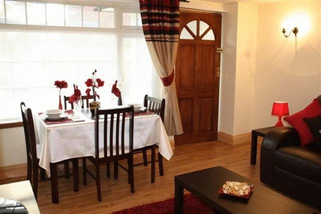 Robertsbridge Retreat At Cornhill Self Catering Apartments Camera foto